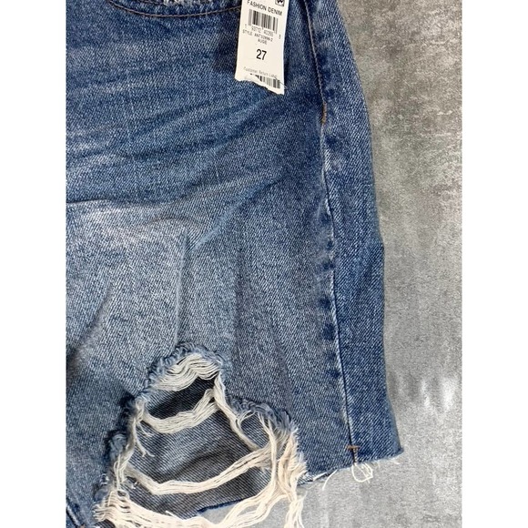 And Now This Women's Augie Distressed Ultra High-Rise 90's Boyfriend Shorts SZ27 - Picture 3 of 10